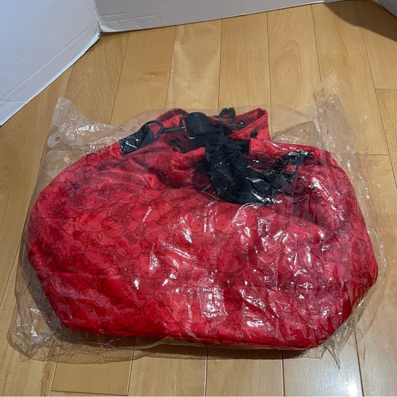 NWOT hello kitty pose pattern shoulder tote in red - Picture 4 of 6